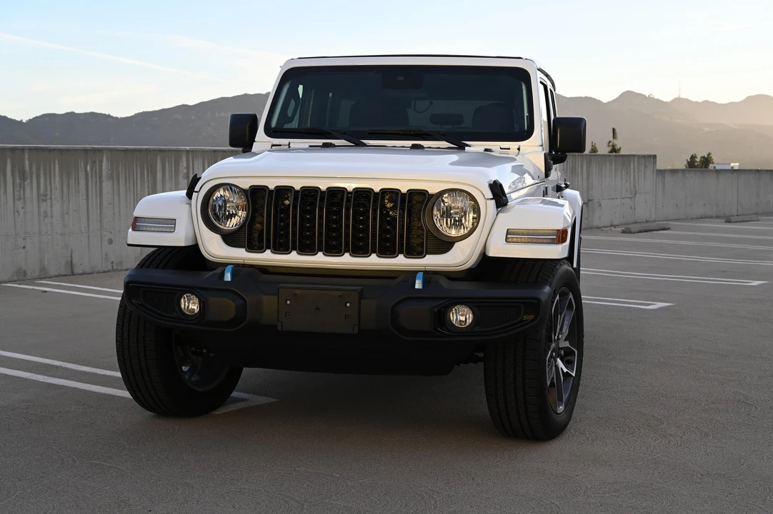 2024 Jeep JL Wrangler - Image 6 of 31