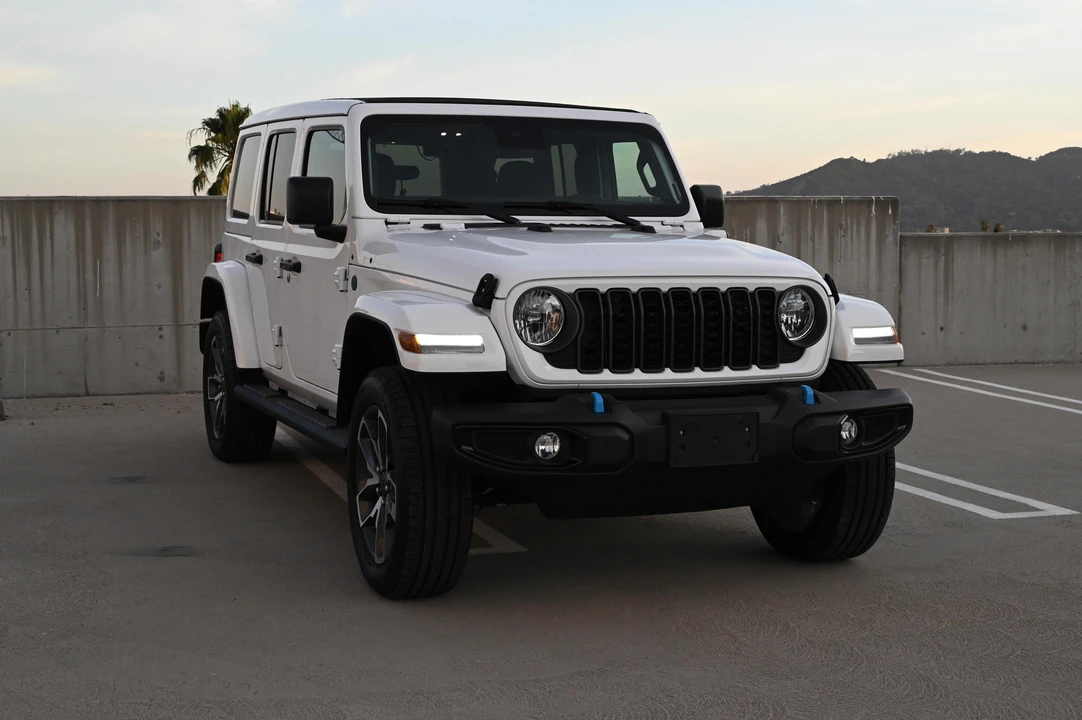 2024 Jeep JL Wrangler - Image 19 of 31