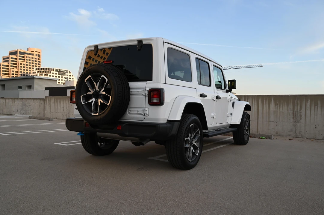 2024 Jeep JL Wrangler - Image 14 of 31