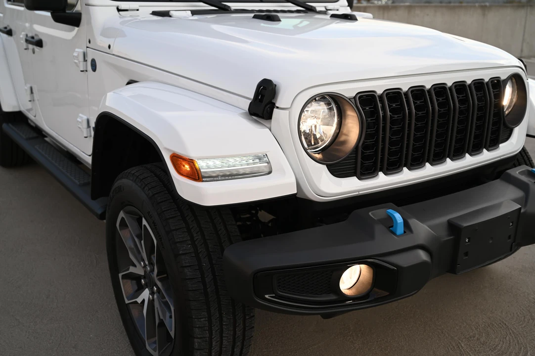 2024 Jeep JL Wrangler - Image 21 of 31