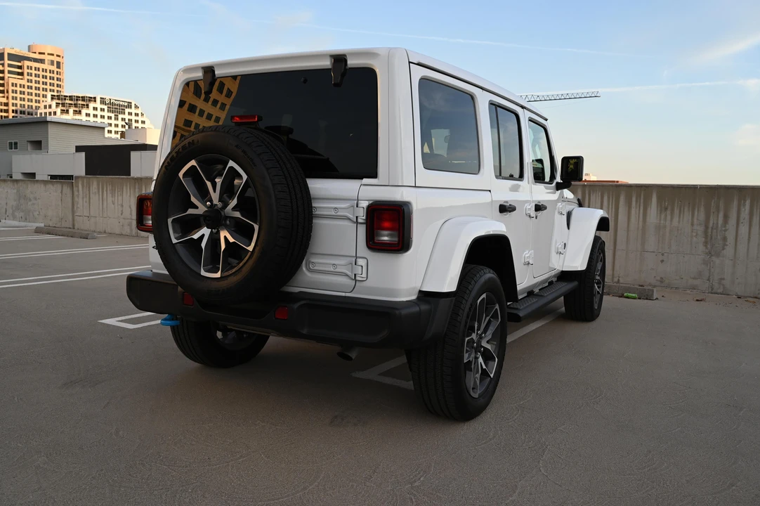 2024 Jeep JL Wrangler - Image 13 of 31