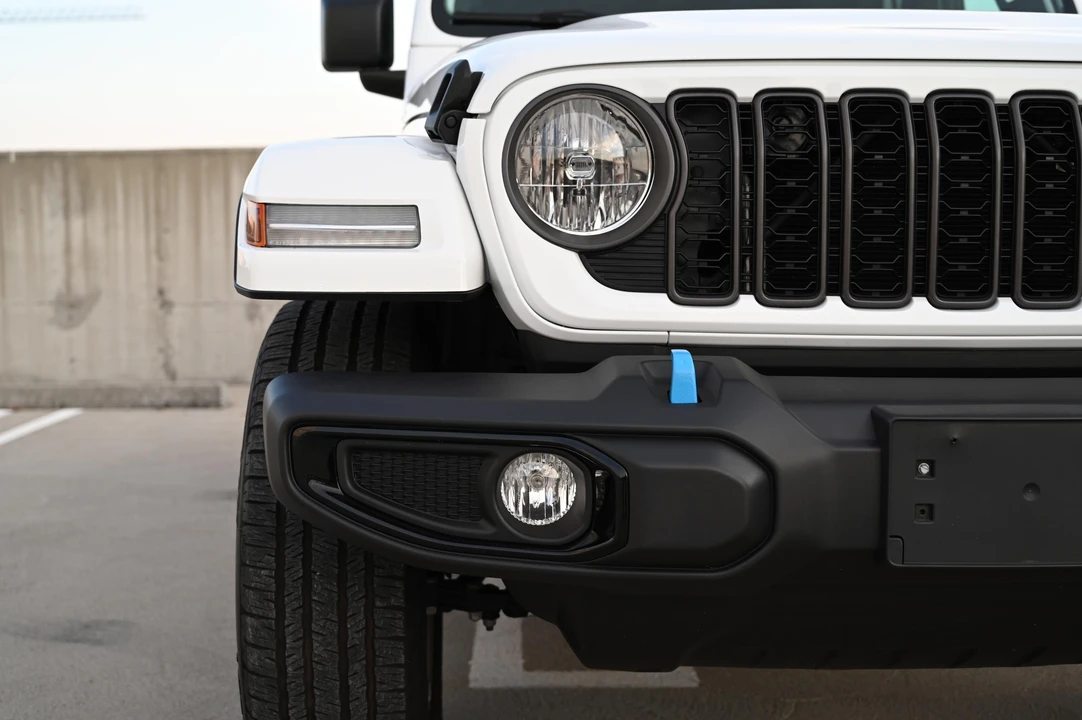 2024 Jeep JL Wrangler - Image 23 of 31