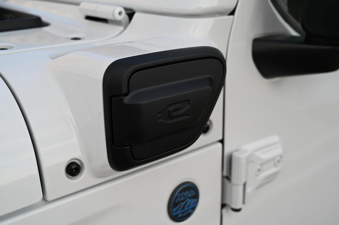 2024 Jeep JL Wrangler - Image 29 of 31