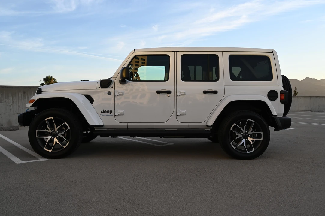 2024 Jeep JL Wrangler - Image 11 of 31