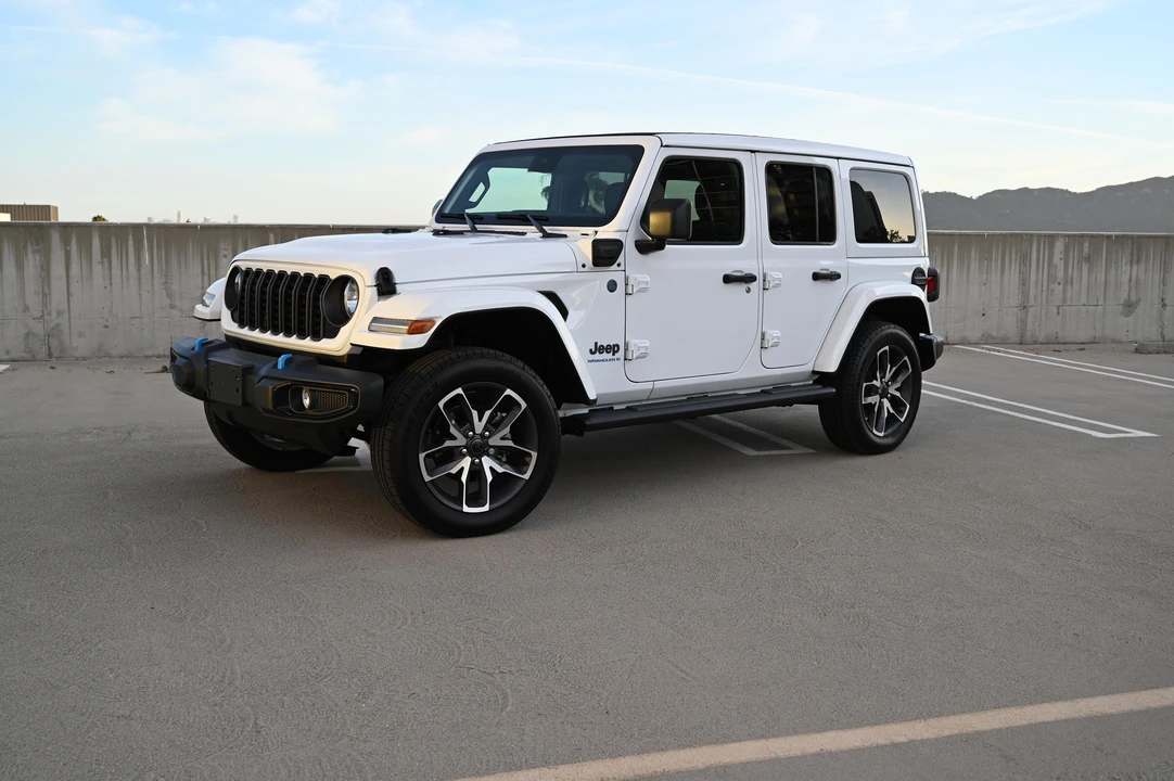 2024 Jeep JL Wrangler - Image 9 of 31