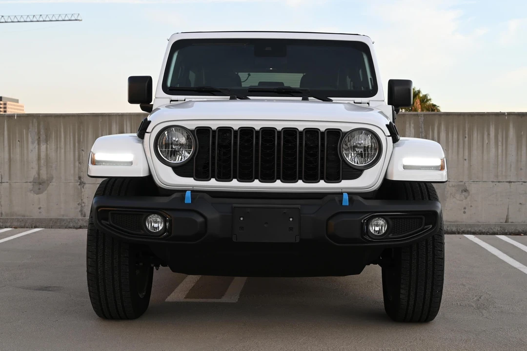 2024 Jeep JL Wrangler - Image 2 of 31