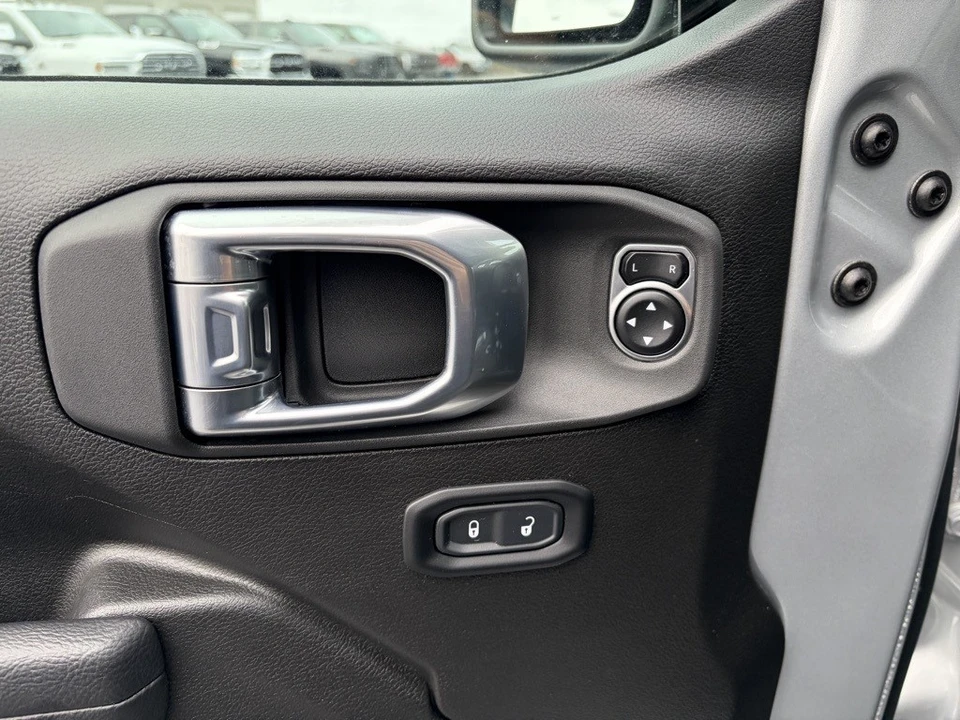2024 Jeep JL Wrangler - Image 10 of 12