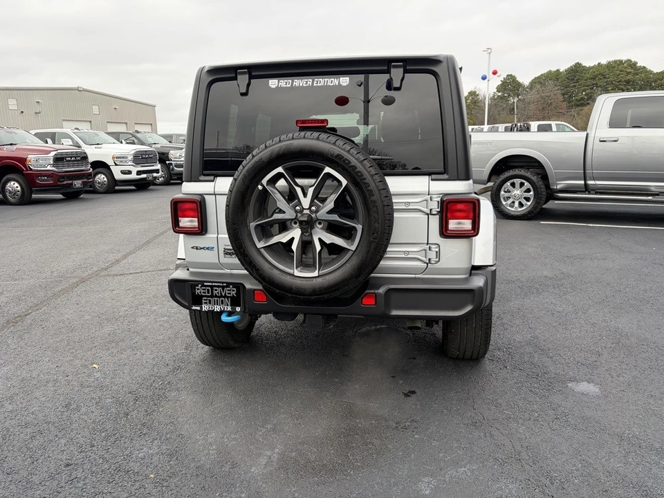 2024 Jeep JL Wrangler - Image 4 of 12