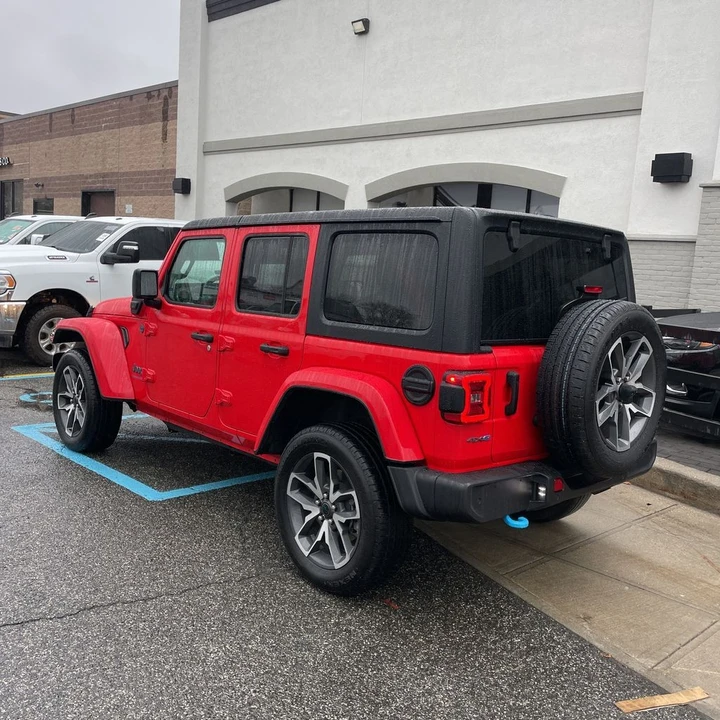 2024 Jeep JL Wrangler - Image 5 of 21