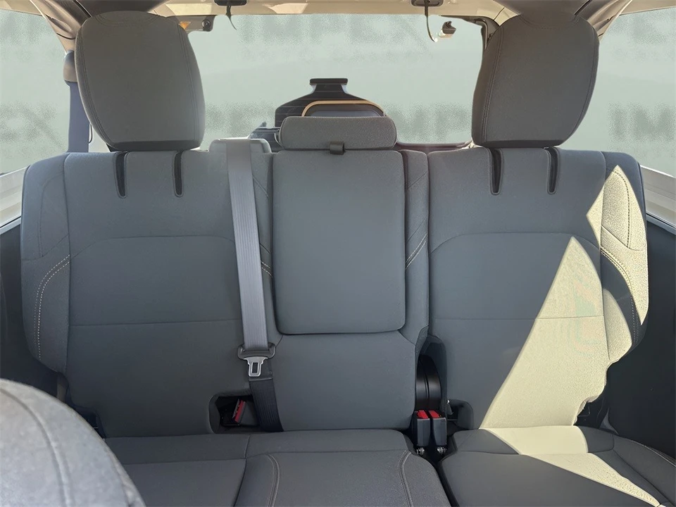 2024 Jeep JL Wrangler - Image 10 of 12