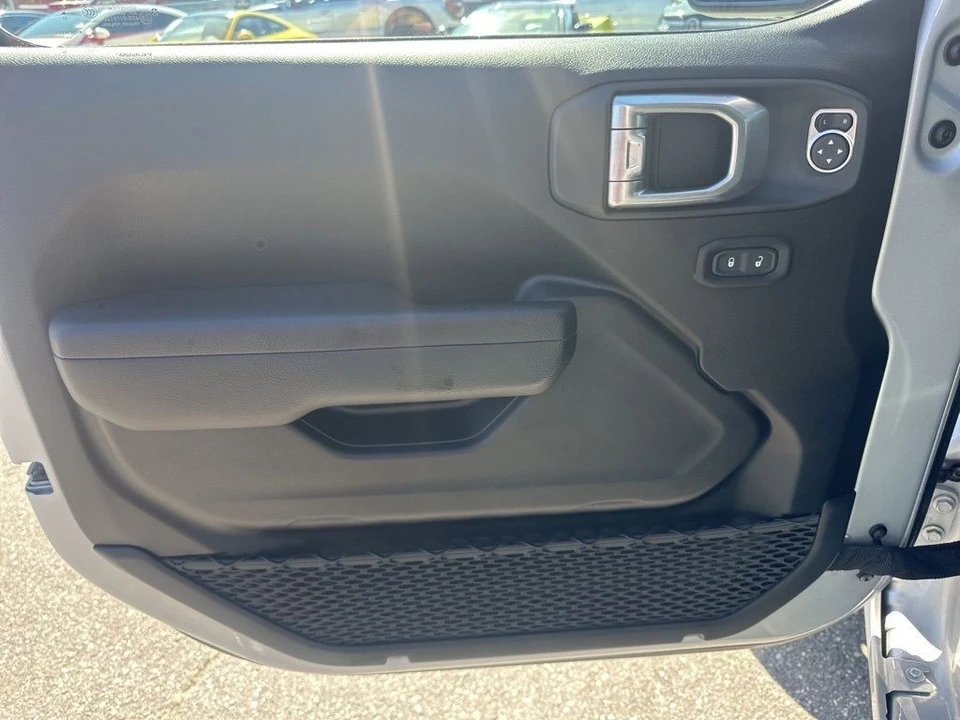 2024 Jeep JL Wrangler - Image 23 of 31