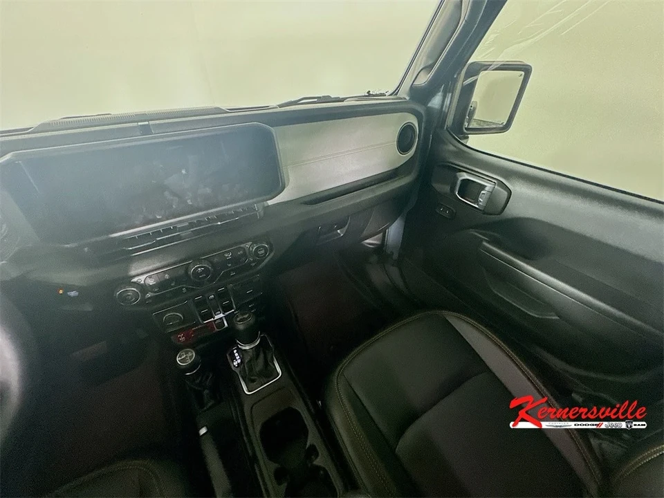 2024 Jeep JL Wrangler - Image 11 of 21