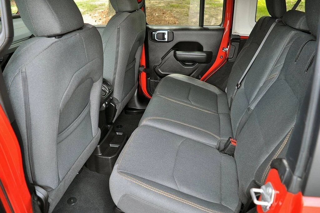 2024 Jeep JL Wrangler - Image 13 of 17