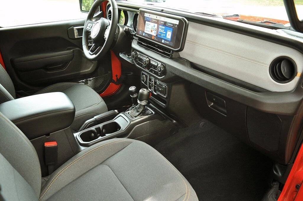 2024 Jeep JL Wrangler - Image 15 of 17