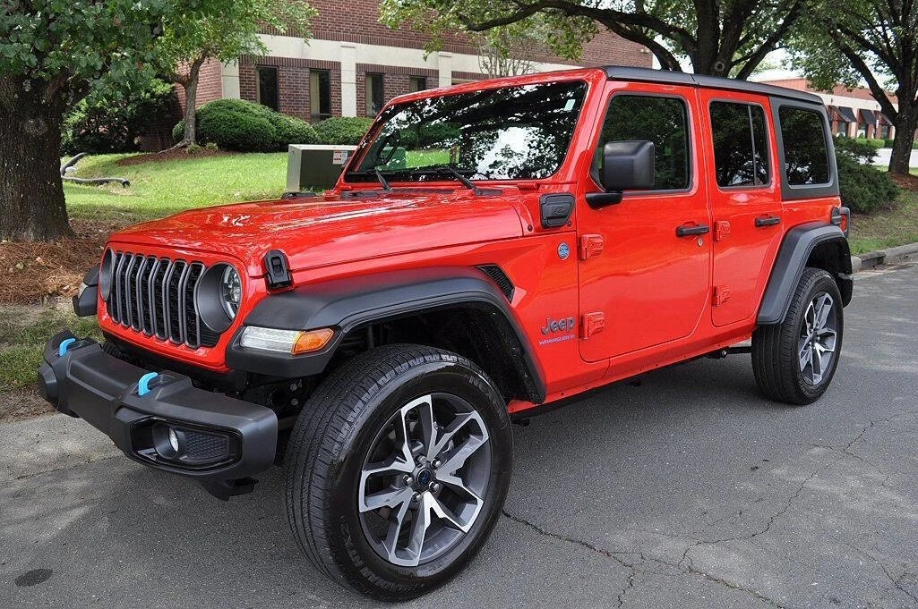 2024 Jeep JL Wrangler - Image 2 of 17