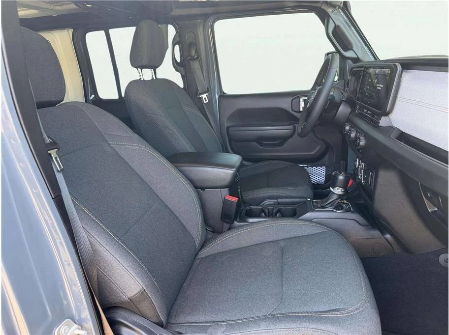 2024 Jeep JL Wrangler - Image 30 of 31