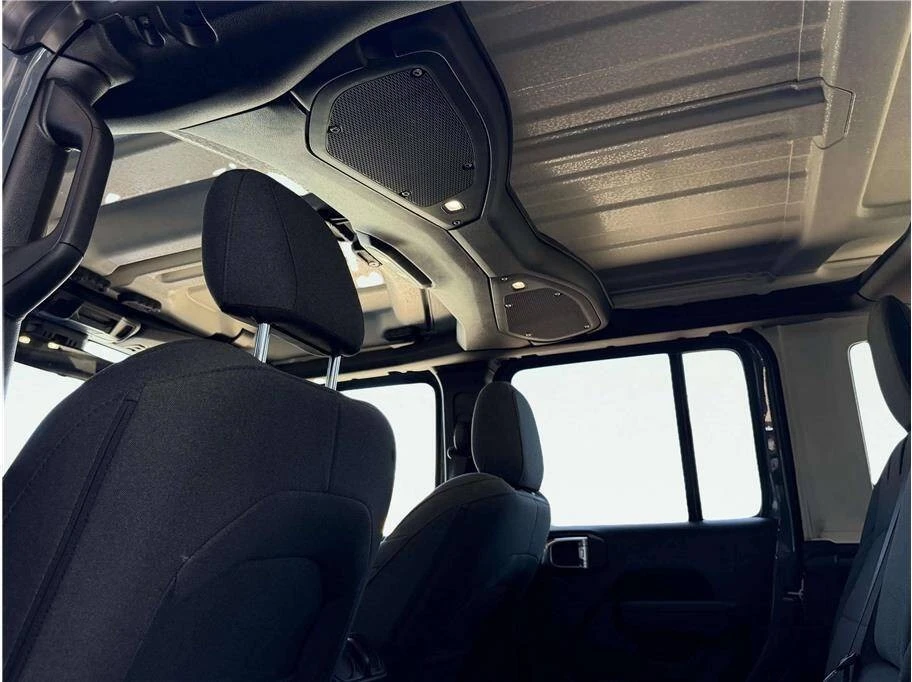 2024 Jeep JL Wrangler - Image 27 of 31