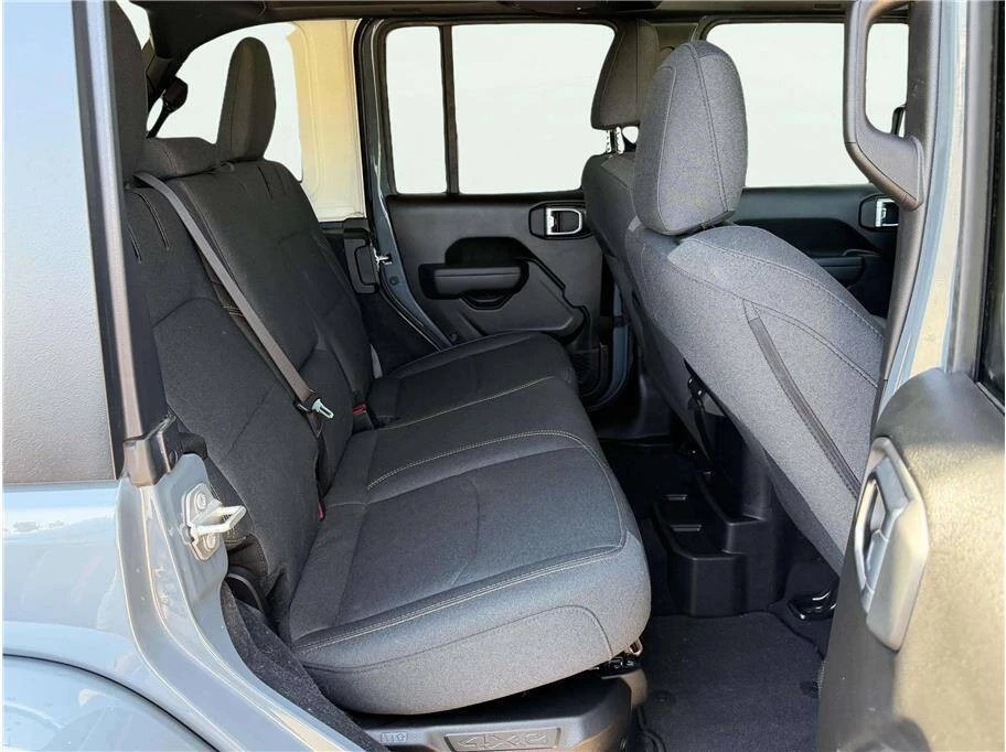 2024 Jeep JL Wrangler - Image 29 of 31