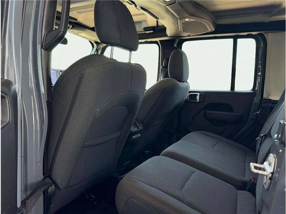 2024 Jeep JL Wrangler - Image 26 of 31