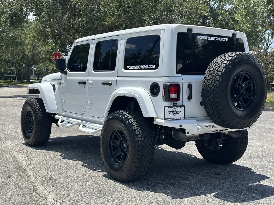 2024 Jeep JL Wrangler - Image 4 of 21