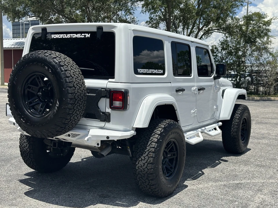 2024 Jeep JL Wrangler - Image 7 of 21