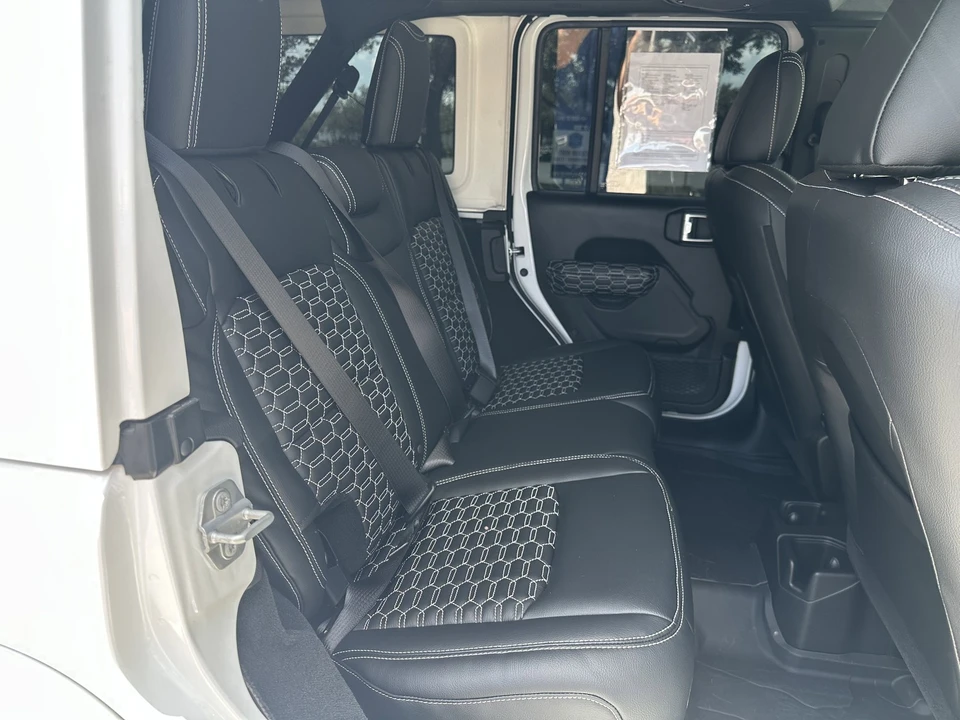 2024 Jeep JL Wrangler - Image 20 of 21