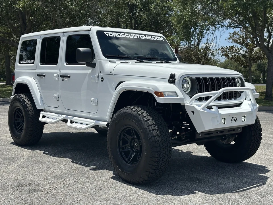 2024 Jeep JL Wrangler - Image 9 of 21