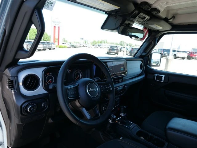 2024 Jeep JL Wrangler - Image 17 of 20