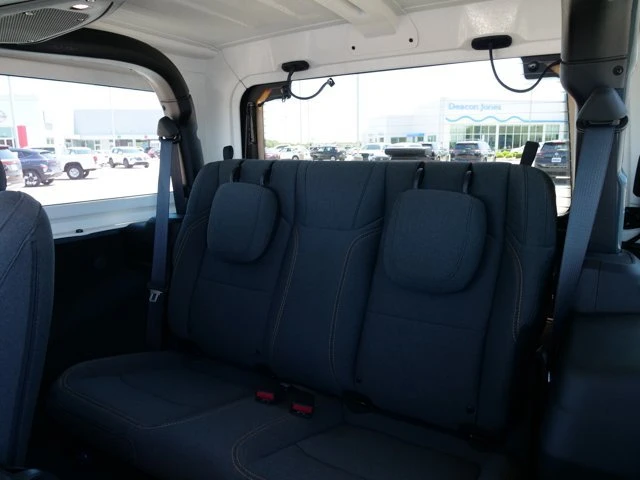 2024 Jeep JL Wrangler - Image 15 of 20