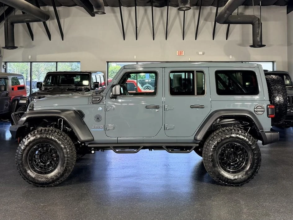 2024 Jeep JL Wrangler - Image 15 of 31
