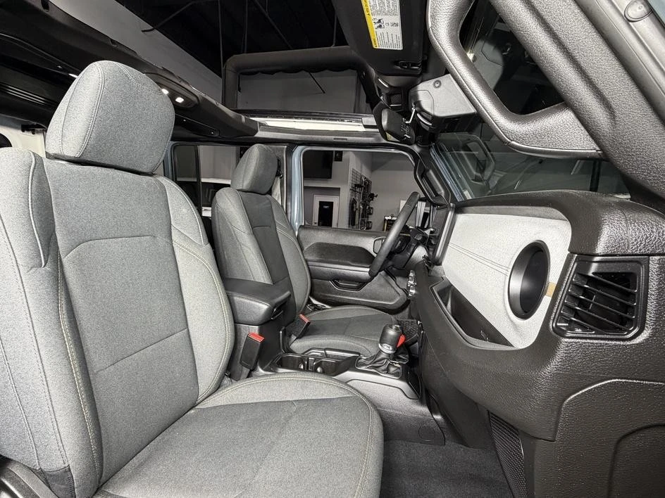 2024 Jeep JL Wrangler - Image 23 of 31