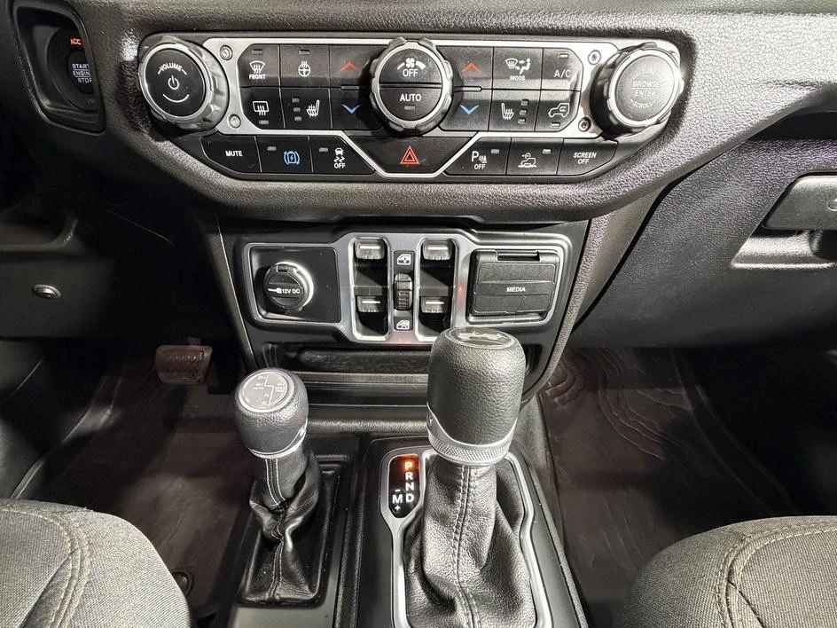 2024 Jeep JL Wrangler - Image 27 of 31
