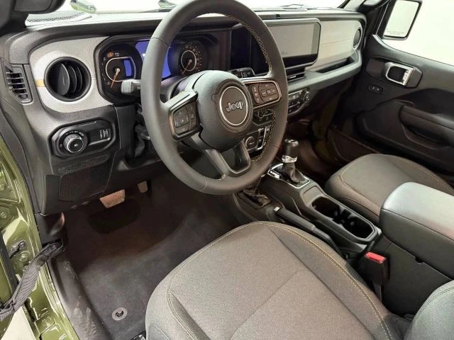 2024 Jeep JL Wrangler - Image 18 of 31