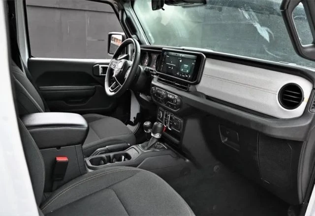 2024 Jeep JL Wrangler - Image 13 of 17