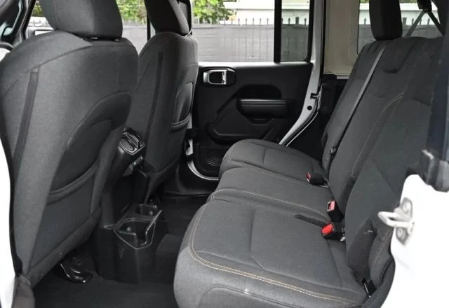 2024 Jeep JL Wrangler - Image 15 of 17