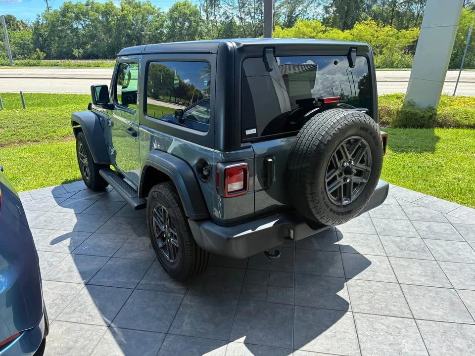 2024 Jeep JL Wrangler - Image 4 of 6