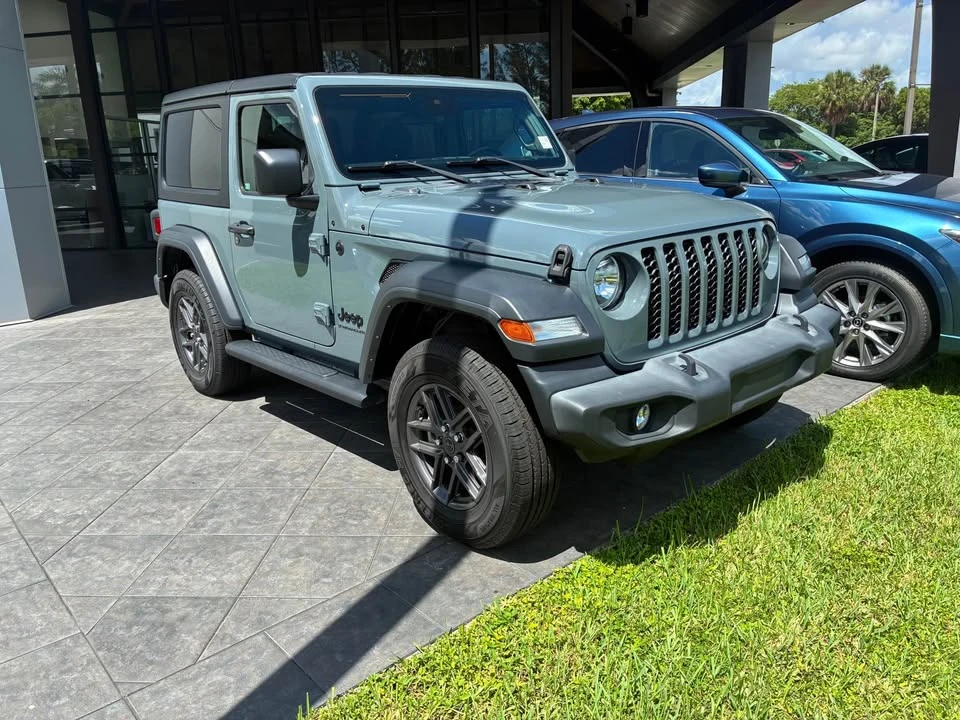 2024 Jeep JL Wrangler - Image 2 of 6