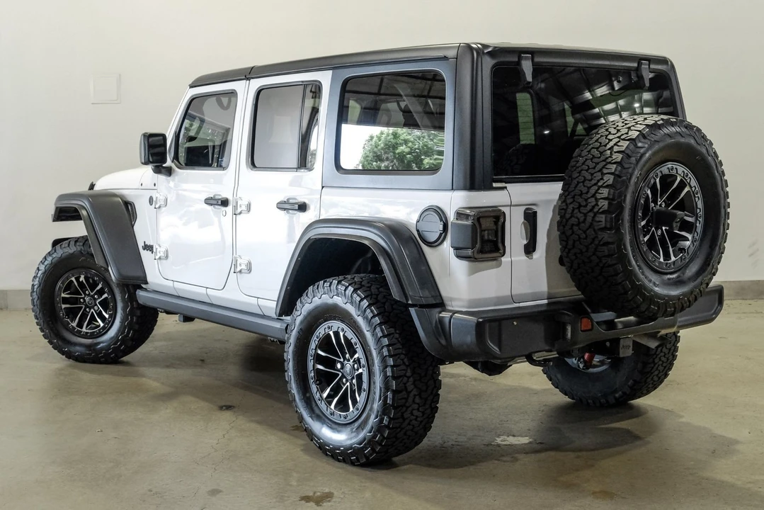 2024 Jeep JL Wrangler - Image 9 of 12