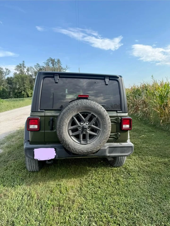 2024 Jeep JL Wrangler - Image 2 of 7