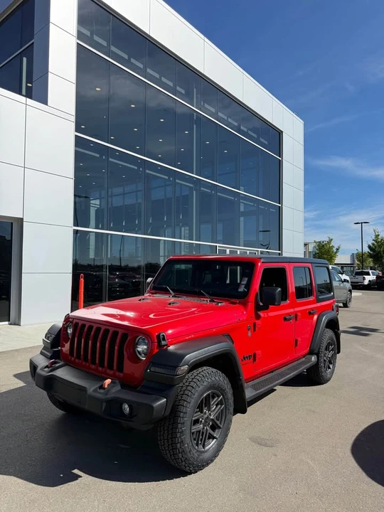 2024 Jeep JL Wrangler - Image 2 of 8