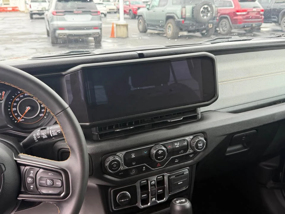 2024 Jeep JL Wrangler - Image 10 of 11