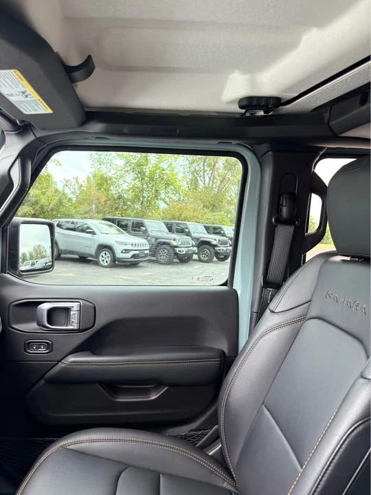 2024 Jeep JL Wrangler - Image 16 of 17