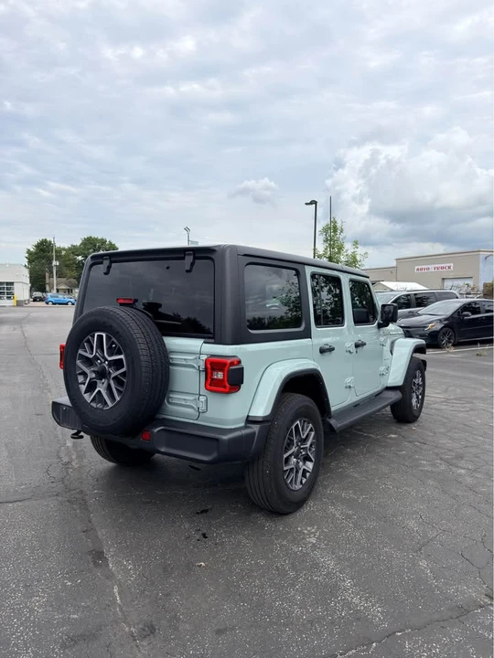 2024 Jeep JL Wrangler - Image 7 of 17