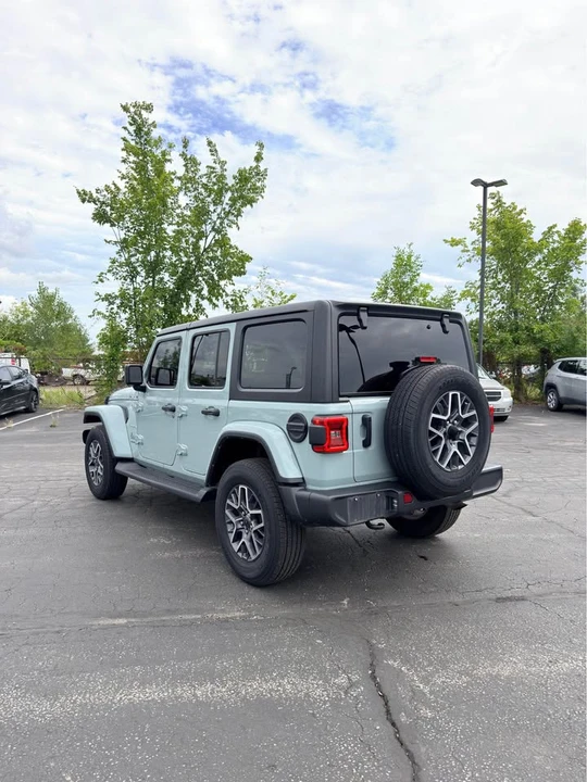 2024 Jeep JL Wrangler - Image 4 of 17