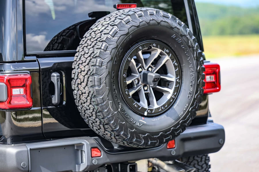 2024 Jeep JL Wrangler - Image 16 of 31