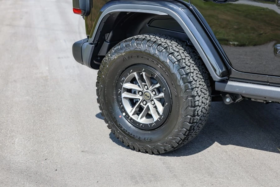 2024 Jeep JL Wrangler - Image 22 of 31