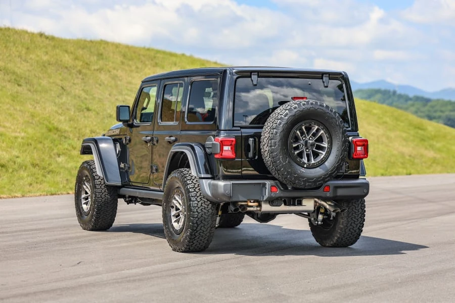 2024 Jeep JL Wrangler - Image 7 of 31