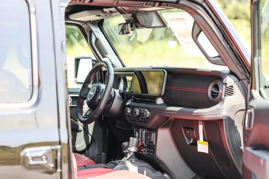 2024 Jeep JL Wrangler - Image 31 of 31