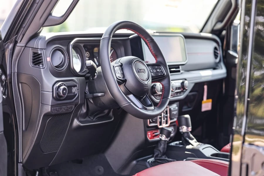 2024 Jeep JL Wrangler - Image 25 of 31