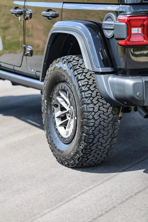 2024 Jeep JL Wrangler - Image 18 of 31